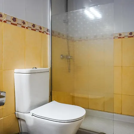 La Casita Del Sur, Abades